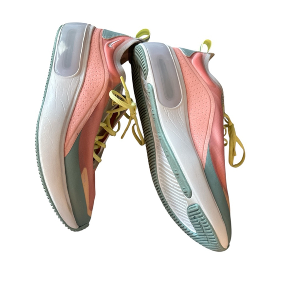 EUC Nike‎ Air Max Dia SE 'Bleached Coral' Size 10 US women’s - Picture 2 of 8